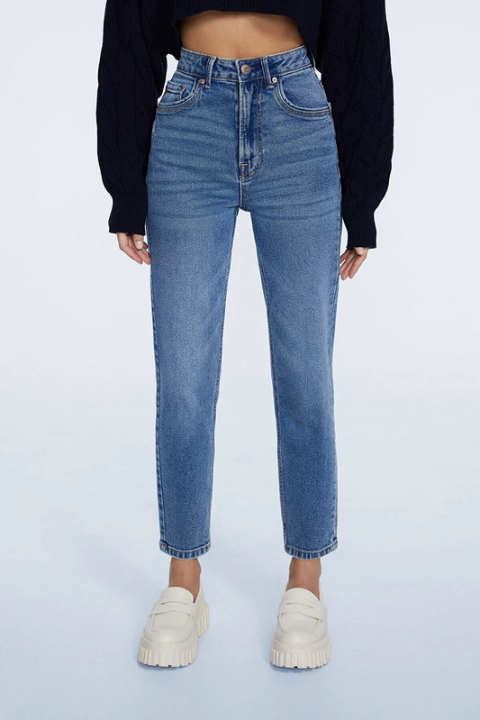 Stradivarius Women's Slim Fit Mom Jeans