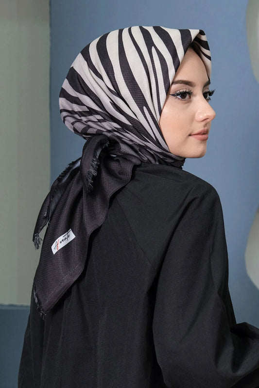 Afvente Patterned Cotton Scarf Black & White Hijabs