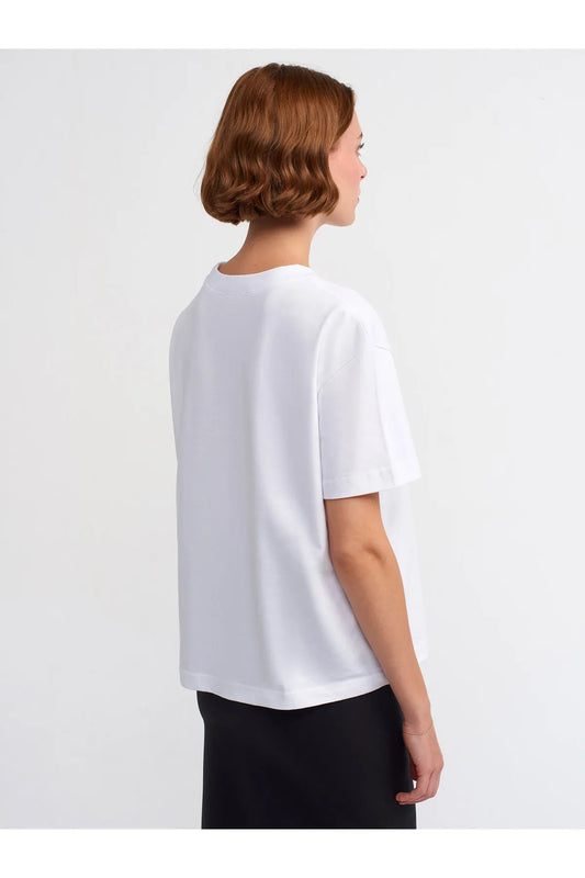 Dilvin Women's White Decorative Stitched Crew Neck T-Shirt