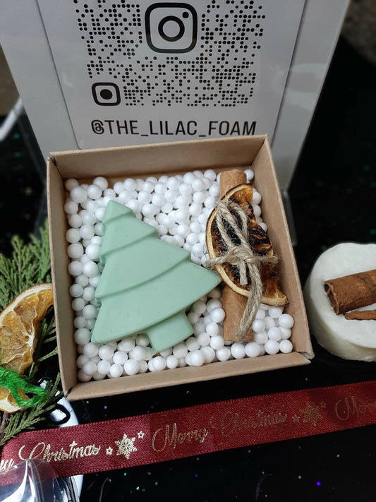 TheLilacFoam's Handmade Christmas Gift Box