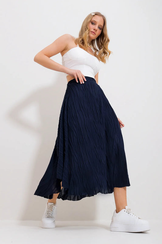 Trend Alacatı Style Women's Navy Blue Self-Textured Casual Skirt