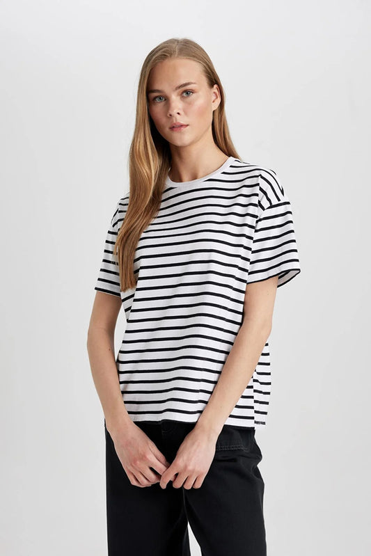 Defacto Women's Oversize Fit Striped Crew Neck Short Sleeve T-Shirt