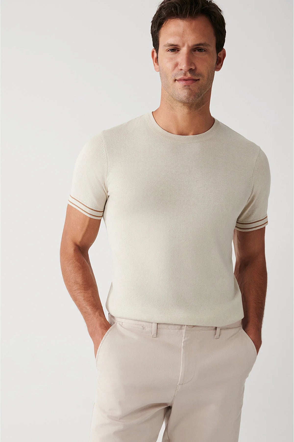 Avva Men's Beige Crew Neck Soft Handle Ribbed Standard Fit Normal Cut Knitwear T-shirt