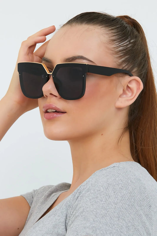 Modalucci Women's Black Sunglasses