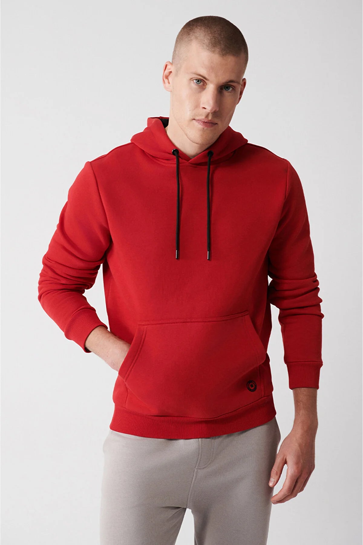 Avva Men's Red Hooded With Fleece Inner Collar Sweatshirt