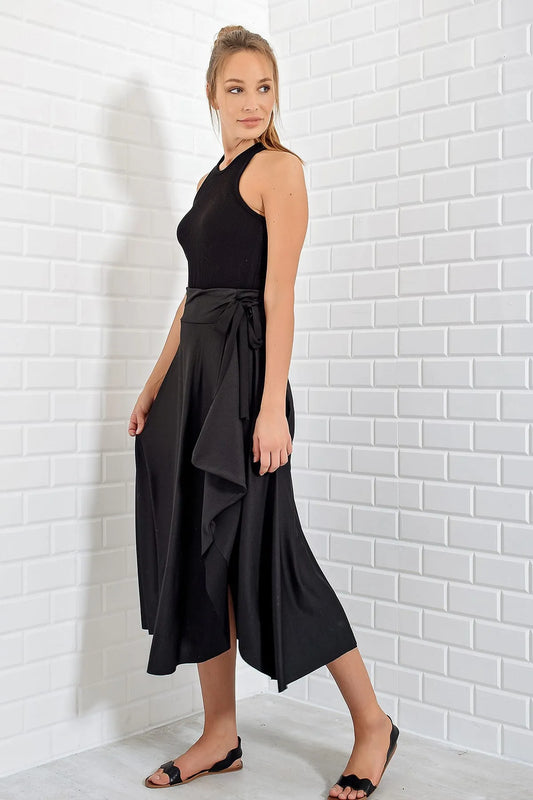 Trend Alacatı Style Women's Black Asymmetric Cut Skirt