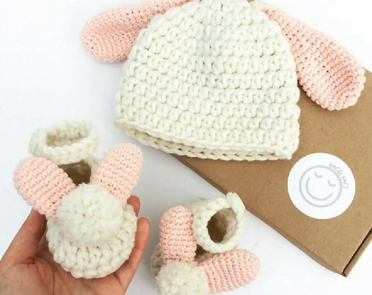 Classy Handmade Touch Crochet Hat Baby Set (2pcs)