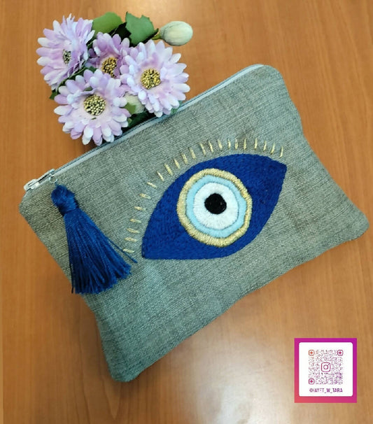 Khayet w Tara Handmade Embroidery Clutch