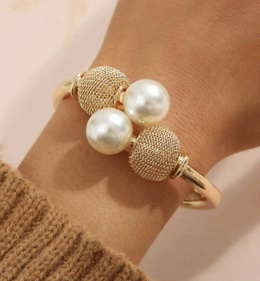 Oh La La Express Women Faux Pearl Bangle 1pc