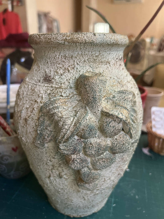 Détail Unique Handmade Designed Pottery Jar